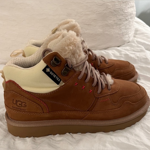 NWT UGG Women’s Tan WaterProof Hiking Boot size 7 s/n 1130772 - Picture 15 of 15